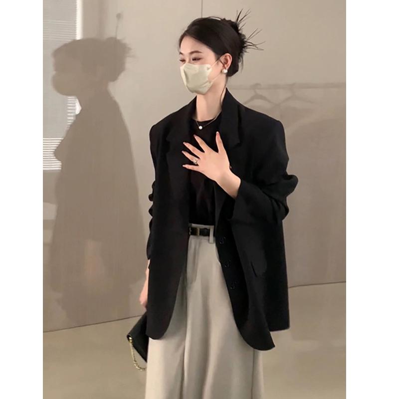 ・柄: 無地・フィット: レギュラー・着丈: ミドル丈（50cm超～65cm以下）・ネックライン: ポロネック・袖丈: 長袖・袖のタイプ: プリンセススリーブ・素材: ポリエステル、スパンデックス・カラー: ブラック、グレー・サイズ: S（...