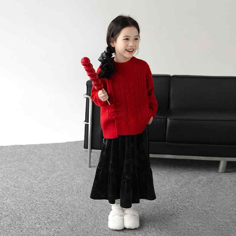 ・対象: 女の子・生地加工: 柔らか・スタイル: 中国風・対象年齢: 3～8歳 (100～140cm)・シーズン: 冬、秋・毛糸の太さ: 普通・厚さ: 厚手・袖丈: 長袖・開閉タイプ: プルオーバー・柄: 無地、卡通・要素: カートン、文字、可愛い、レース、プリンセス、トレンド、キャンディ・AQL検査基準: 2.5・平編み針数: 12～14針/3cm・主要生地: ニット・主生地の組成: アクリル・主生地の組成含有量: 48.5%・安全レベル: B・ネックタイプ: ラウンドネック・フード: なし・カラー: レッド・対応身長: 90cm, 100cm, 110cm, 120cm, 130cm, 140cm, 150cm, 160cm, 165-168cm・フロント: プルオーバー・製品カテゴリ: 子供用セーター