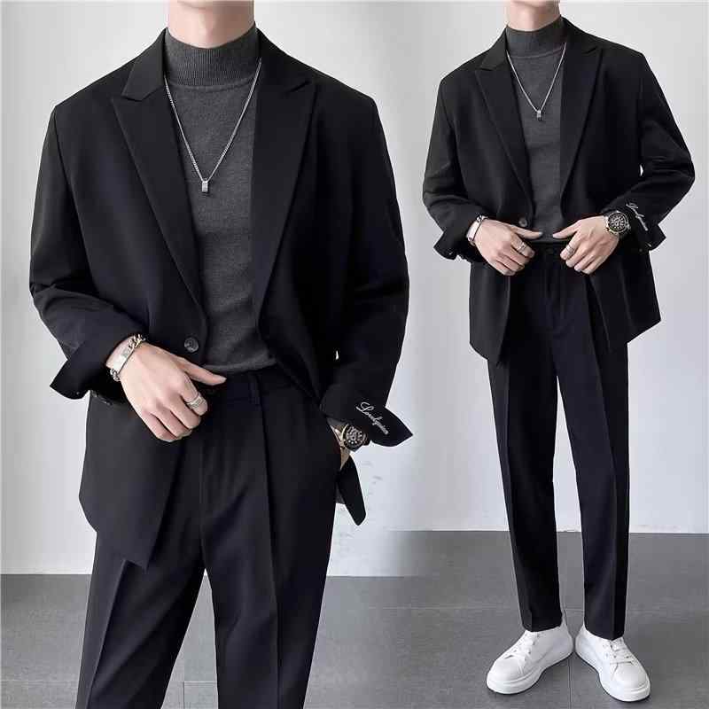 ・カテゴリ: スーツ・スタイル: カジュアル・対象年齢: 18-35歳・フロント: シングル2つボタン・誤差: 1-3cm・素材: ウール・生地: ウール・フィット: スリム・厚さ: 普通・ディテール: ボタン・色: ホワイト, ブラック,...