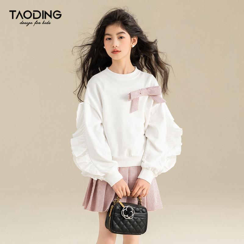 ・カテゴリ: 子供用トレーナー・対象: 女児・スタイル: カジュアル・柄: 無地・袖丈: 長袖・留め具: プルオーバー・フード: なし・素材: 綿・生地: 綿100%・厚さ: 普通・要素: レース・カラー: 白・サイズ: 110cm, 120cm, 130cm, 140cm, 150cm, 160cm, 170cm