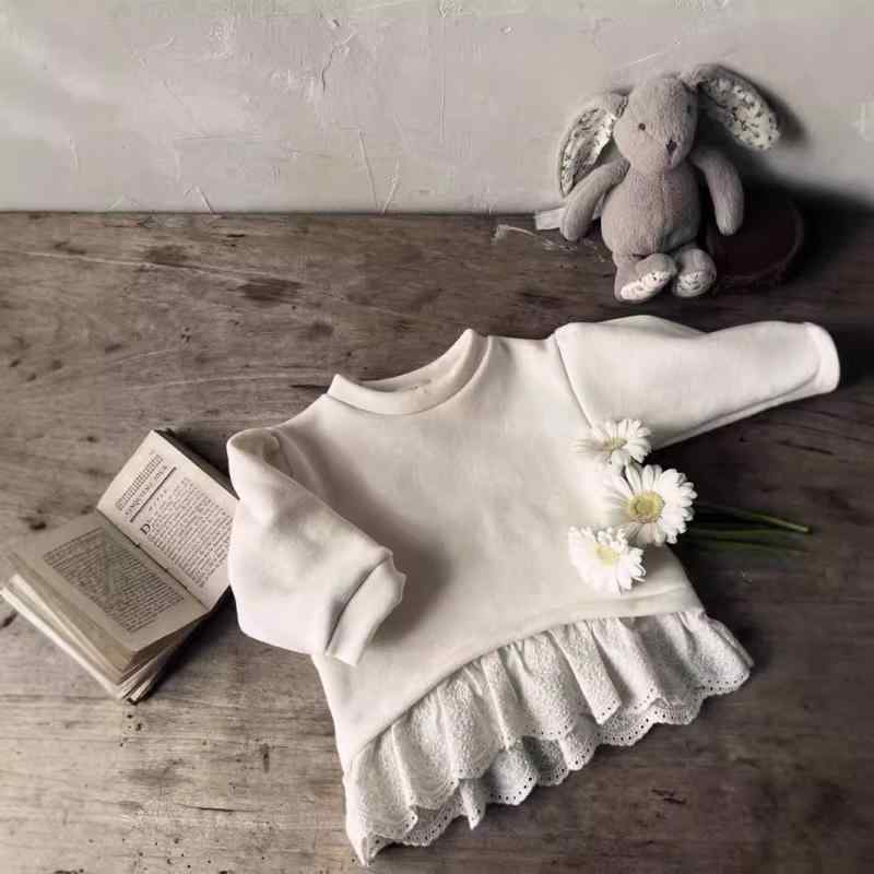 ・対象: 女児・スタイル: 韓国風・対象年齢: 1～3歳 (80～100cm)・生地加工: 柔らか обработка・柄: 無地・厚さ: 厚手・袖丈: 長袖・留め具: プルオーバー・フード: なし・実物画像: モデル着用画像あり・要素: トレンド・安全レベル: A・主な生地: 綿・主な生地の成分含有量: 85%・カラー: 杏色 (裾レース丸首長袖トレーナー/裏起毛), 米灰色 (裾大レースフレアパンツ/裏起毛), 米灰色 (ポケットレースフレアパンツ/裏起毛)・適合身長: 60cm, 66cm, 73cm, 82cm, 91cm・商品カテゴリ: 子供用トレーナー