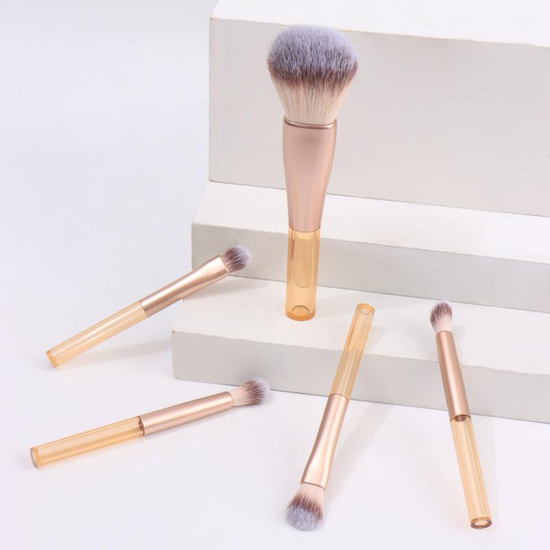 メイクブラシ レディース 5本セット 携帯用 ミニ 短柄 柔らかい 人工繊維 ゴールド 金色 メイクブラシセット メイクポーチ付き