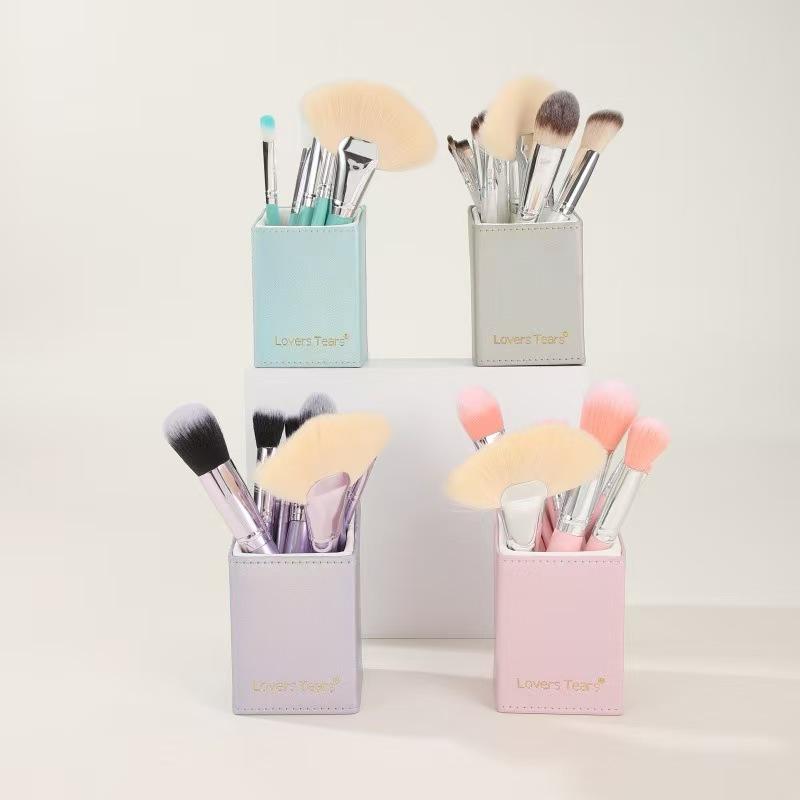 メイクブラシ 12本セット 桜色 フェイスブラシ チークブラシ アイシャドウブラシ 人工繊維 木柄 タル型ケース 桜ピンク