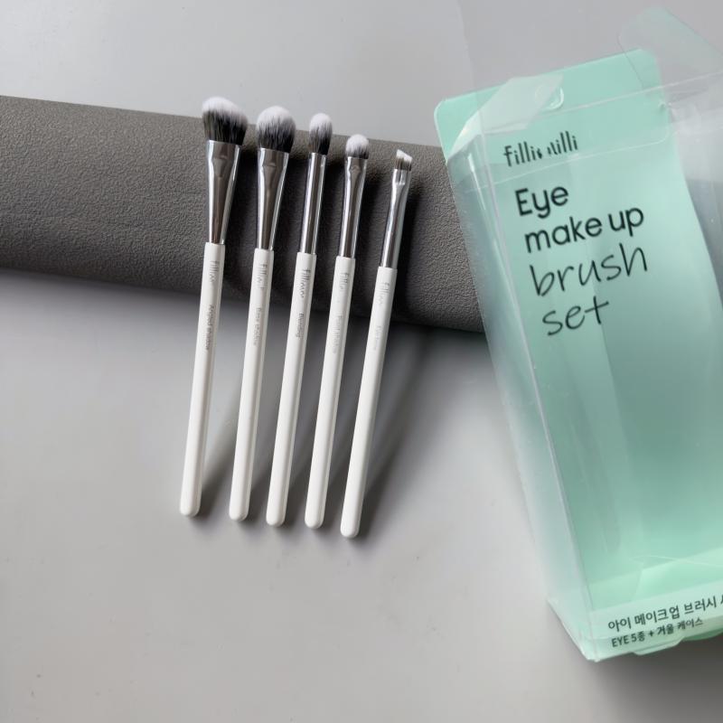 メイクブラシ レディース 携帯用 セット 人工繊維 アイシャドウブラシ チークブラシ ぼかしブラシ 眉ブラシ アイライナーブラシ 5本セット