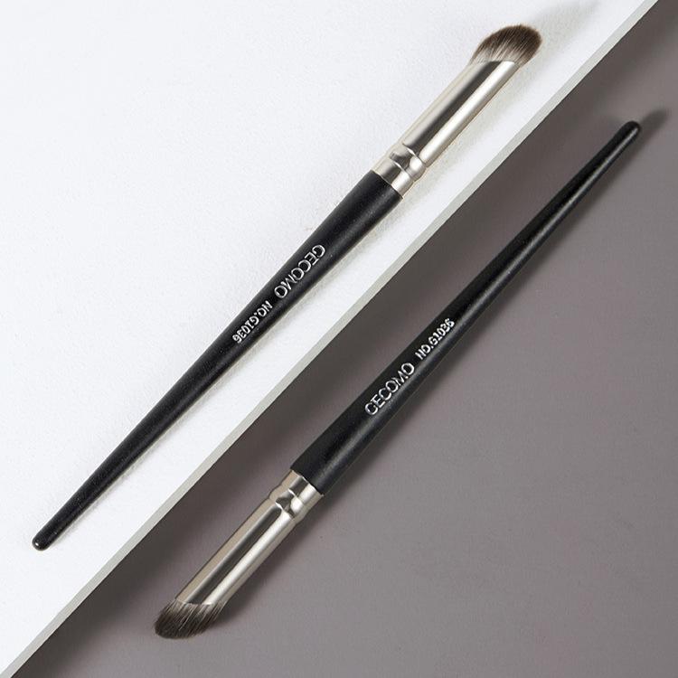 ファンデーションブラシ コンシーラーブラシ 柔らかい 人工毛 フェイスブラシ ぼかし 痘痕 ニキビ跡 シミ カバー メイクアップブラシ 美容ツール