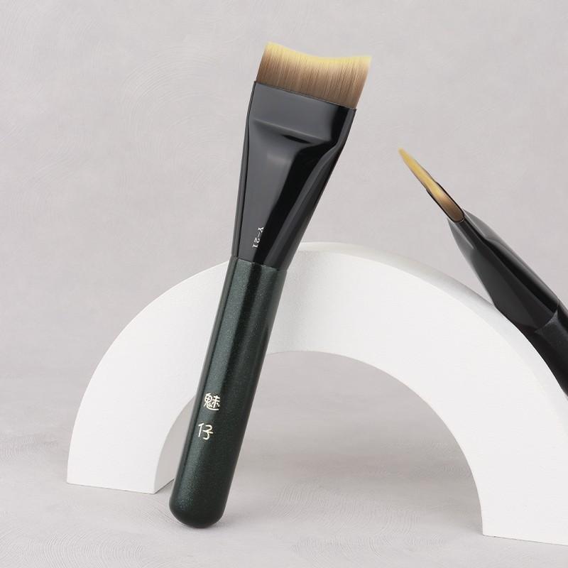 ファンデーションブラシ フラット 弧型 ナイロン メイクアップ 化粧ブラシ