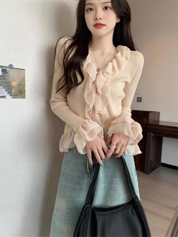 ニット レディース 秋冬 黒 レース 切り替え Vネック 荷葉袖 フレア袖 トップス プルオーバー 薄手 あったか カットソー フェミニン