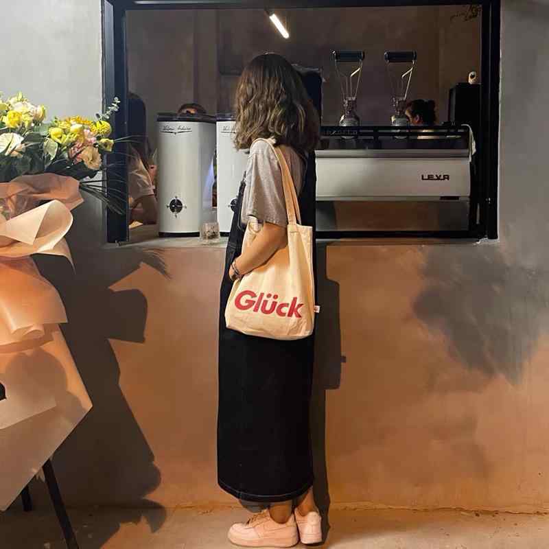 トートバッグ レディース 北欧風 帆布 キャンバス ショルダーバッグ レトロ Glück 文字プリント 大容量 文芸 ガール 学生 通勤 通学 普段使い