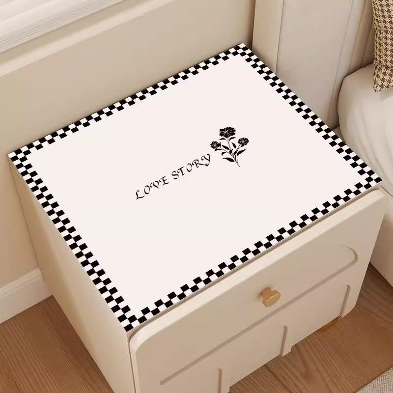 テーブルクロス テーブルマット ベッドサイド 正方形 PVC レザー調 防水 防汚 耐摩耗 キズ防止 幾何学模様 格子柄 ブラック系