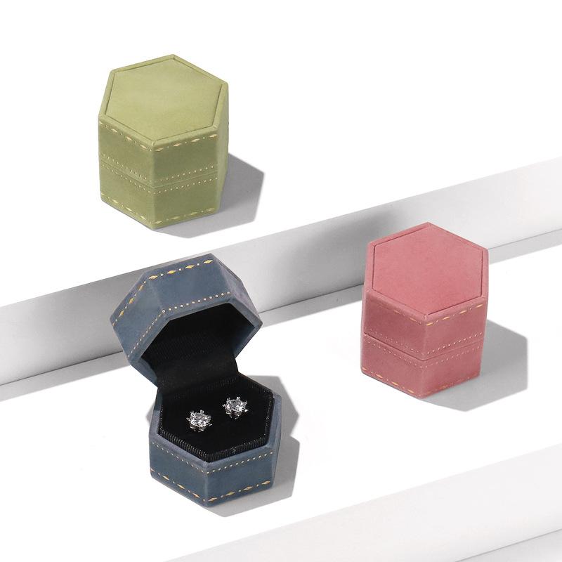 指輪ケース レディース メンズ ジュエリーボックス 収納 携帯用 ミニ 婚約 結婚 指輪 プロポーズ ベロア調 アクセサリーケース かわいい おしゃれ プレゼント ギフト