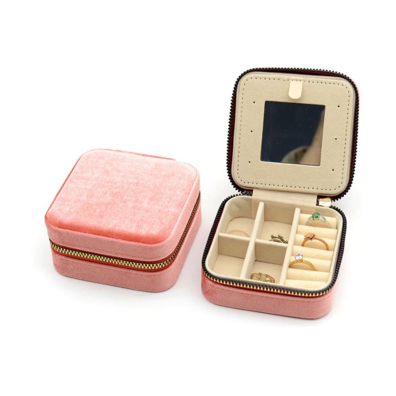 ・項目: 素材・値: 韓国ベルベット・項目: 用途・値: アクセサリー収納・項目: カラー・値: ゴールド, レッド, エメラルドグリーン, ブラック, ターコイズブルー, ピンク