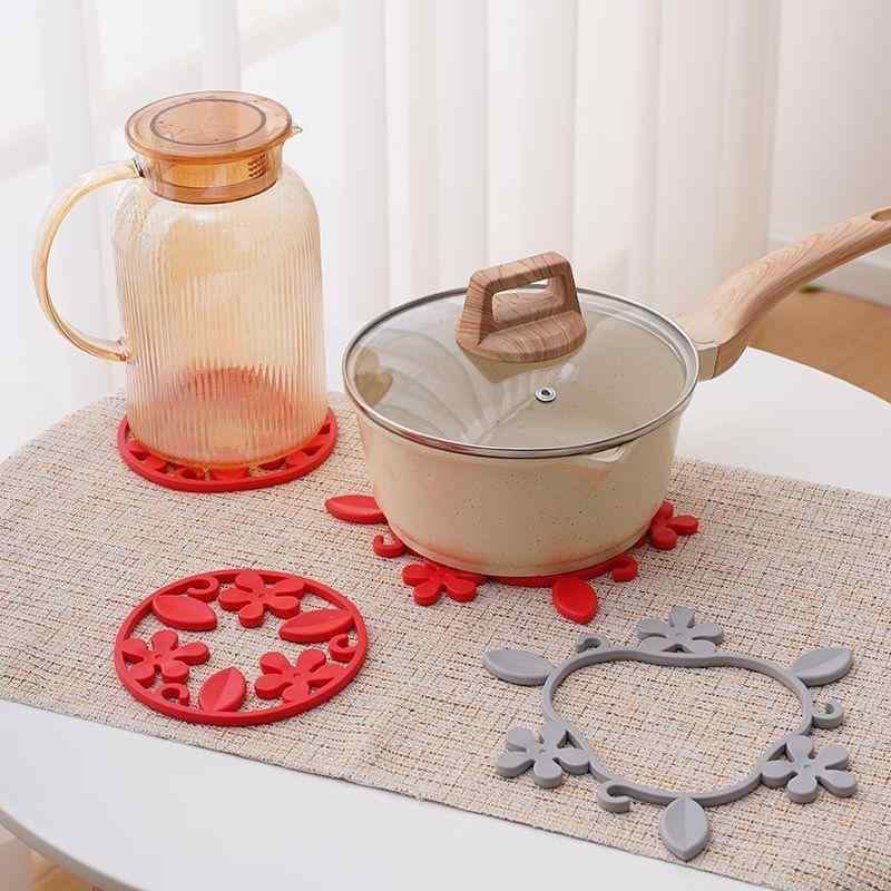 鍋敷き シリコン 防熱 断熱マット テーブルマット 円形 花柄 彫刻 バースツール カウンターテーブル テ..