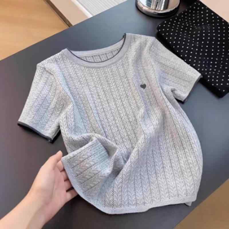 ニット レディース 半袖 2025 春夏 配色 ラウンドネック 刺繍 ケーブル編み ショート丈 トップス ポリエステル 普段使い 快適 মিষ্টি ক্যাজুয়াল グレー