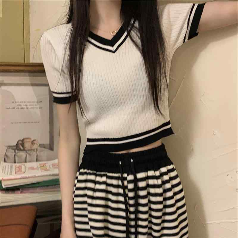 Tシャツ レディース Vネック 半袖 薄手 ニット トップス カットソー スリム タイト ショート丈 ポリエ..