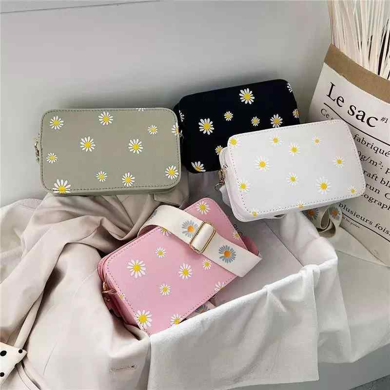 ショルダーバッグ レディース 韓国 ファッション 小さめ かわいい 斜めがけ バッグ PU レザー ハンドバッグ ストリート トレンド 白 黒 ピンク 緑