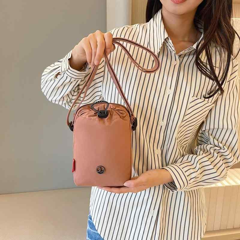 ショルダーバッグ レディース 小さめ スマホポーチ ポシェット ミニ 巾着 マカロンカラー 斜めがけ かわいい 布製 ブラック ピンク系