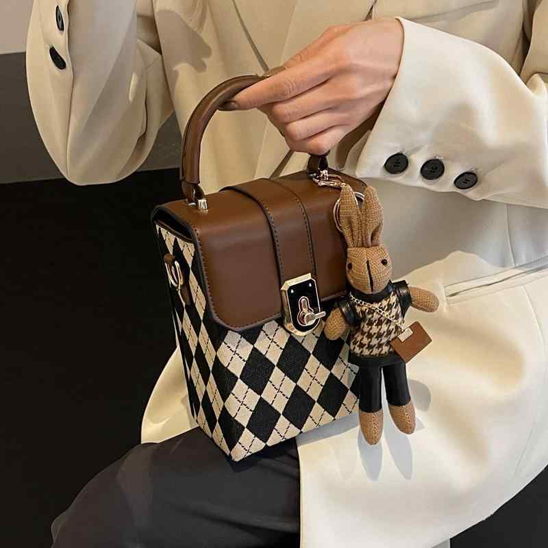 バッグ レディース 韓国風 ミニ ショルダーバッグ スマホポーチ ポシェット PU レザー 鞄 カバン かわいい おしゃれ 斜め掛け 肩掛け 普段使い 旅行 お出かけ