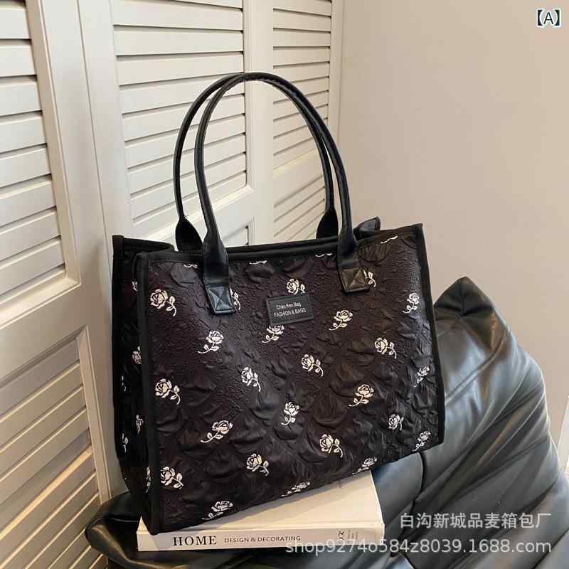 ・カラー: ブラック、ホワイト、郁金香・スタイル: 都市シンプル・素材: 帆布・バッグサイズ: 大・利用シーン: 日常・流行要素: 格子柄・裏地: ポリエステル・バッグ形状: 横型・開閉方法: ファスナー・バッグ内部構造: ファスナーポケット・外ポケット: オープンポケット・硬さ: ソフト・ショルダーストラップ: シングル