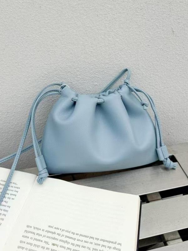 バッグ レディース 鞄 本革 巾着 褶皱 ハンドバッグ 水饺型 圣杯藍 黒 白 抹茶绿 カジュアル 旅行 大容量