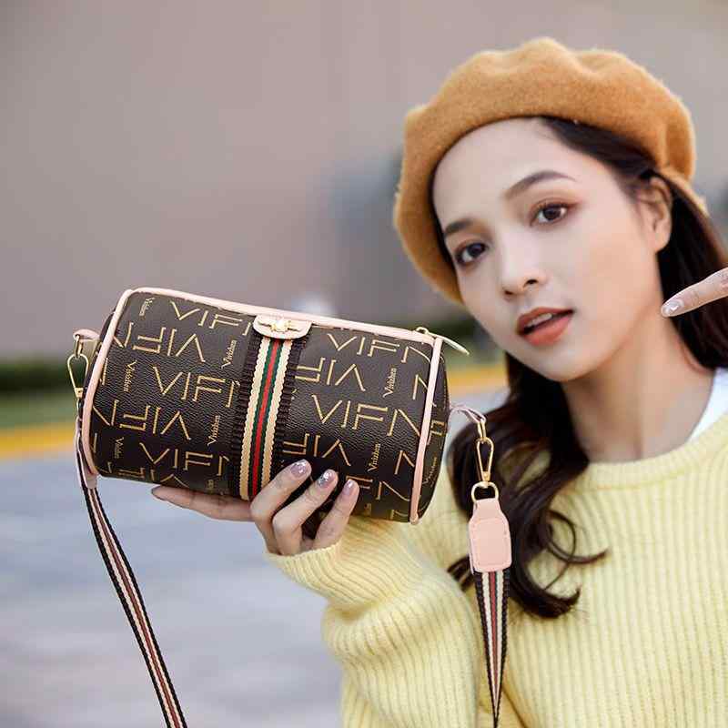 バッグ レディース 春 ミニ 枕型 斜め掛け 韓国風 ロゴプリント PUレザー 普段使い ブラウン系