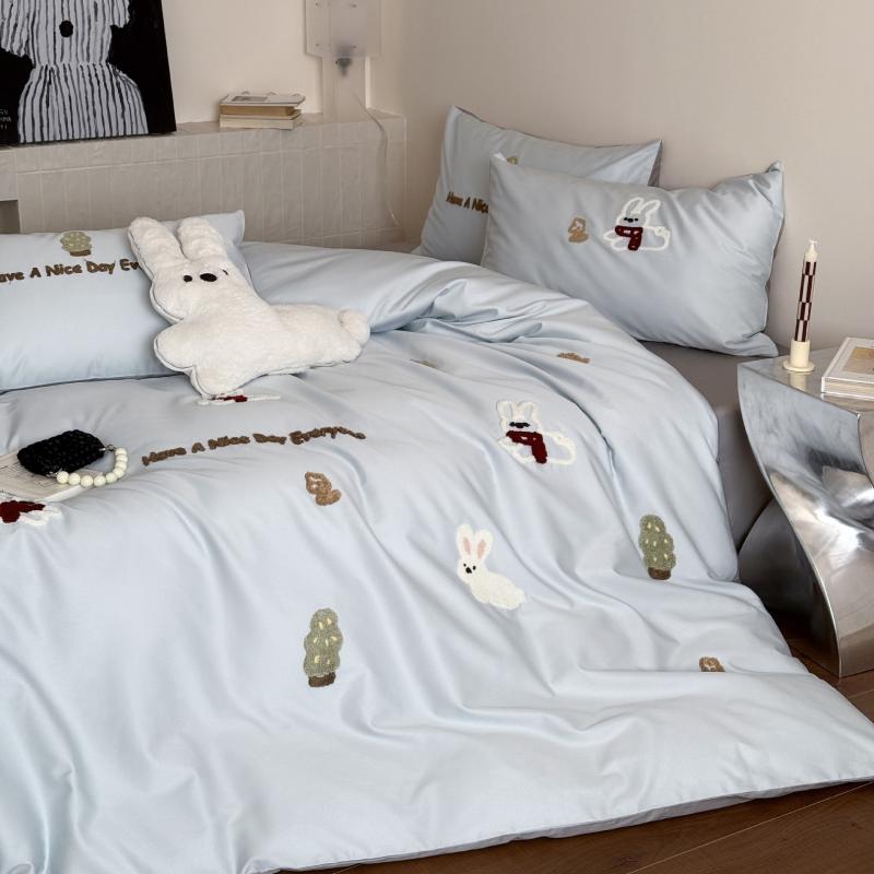 寝具 4点セット かわいい タオル刺繍 コットン100％ ベッドシーツセット 長絨綿 アニメ柄 小森林柄 ブルー ピンク系