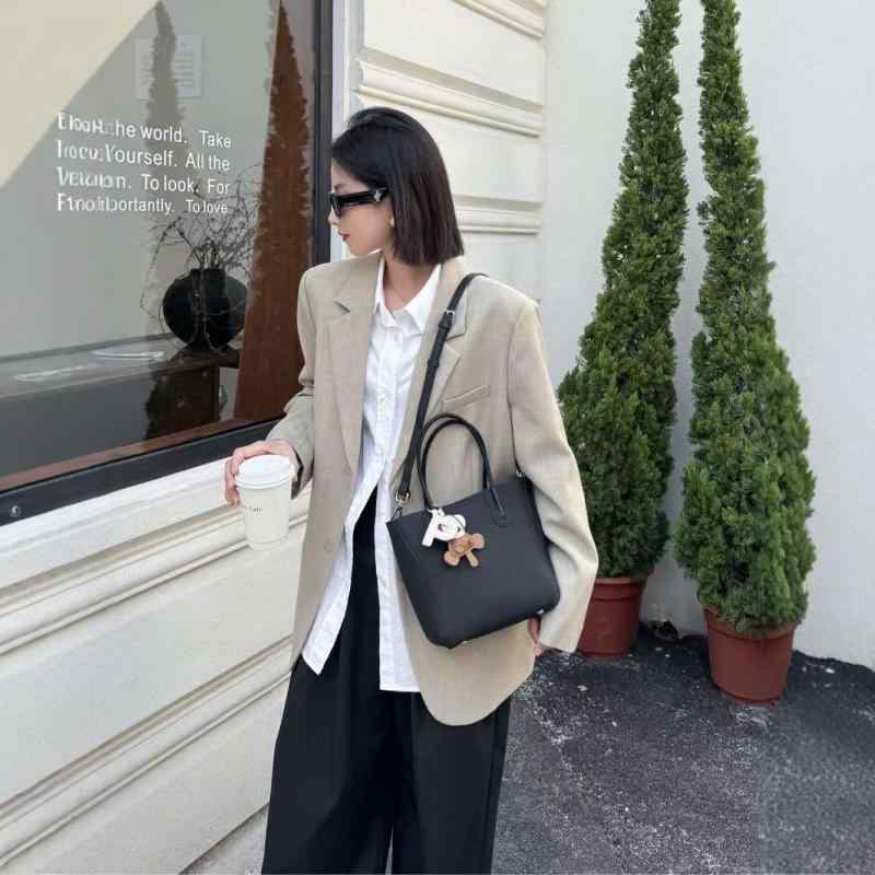 トートバッグ レディース 女性用 本革 鞄 通勤 肩掛け 無地 ブラック カーキ ベージュ ブルー 水色 バケツ型