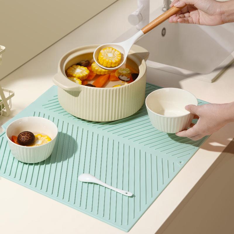 キッチンマット シリコンマット 台所マット 作業台保護マット 食器乾燥マット 排水マット 断熱マット 耐熱マット 滑り止めマット 無地 シンプル 北欧風 ミニマリスト