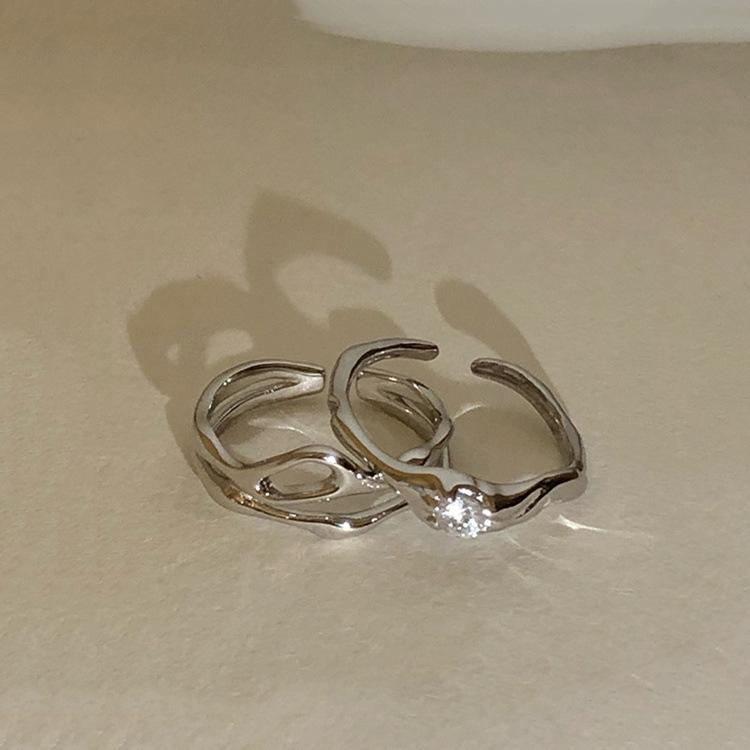 ・種類: ペアリング・素材: シルバー・デザイン: 幾何学型・加工: ジルコニア象嵌・スタイル: カップル・カラー: 透かし彫りメンズ-白金色, ジルコニアレディース-白金色・サイズ: フリーサイズ（調整可能）・流行の要素: 不規則・スタイ...