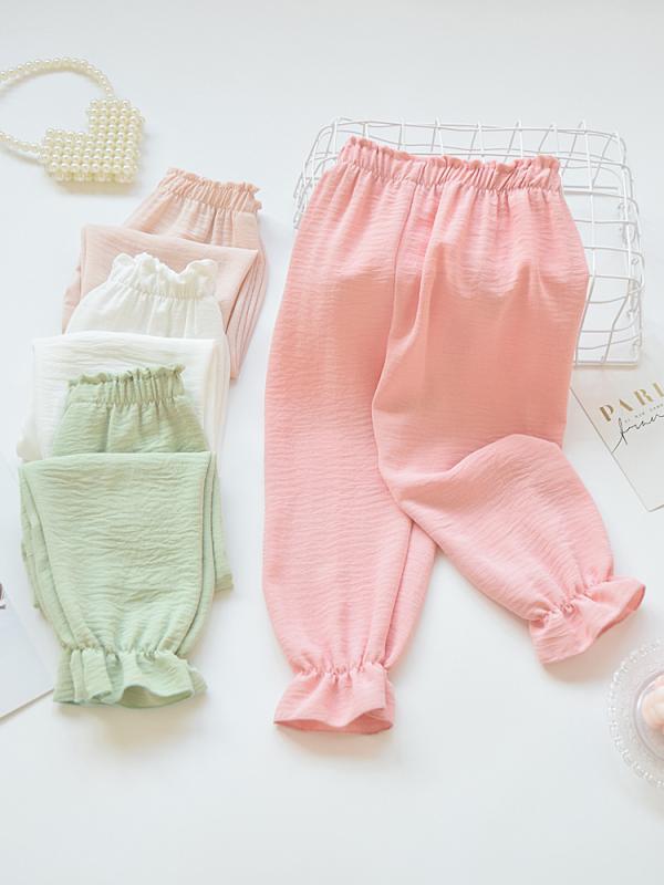 パンツ キッズ ベビー 男の子 女の子 夏 九分丈 ルーズ ワイドパンツ バルーンパンツ 韓国風 薄手 おしゃれ カジュアル 動きやすい ゆったり 普段着 通学 公園遊び ボトムス シンプル コーデ・スタイル: 韓国風・素材: ポリエステル100%・安全等級: B類・パンツ丈: 9分丈・パンツの形: ハーレムパンツ・面料の加工: 柔軟処理・柄: 無地・ウエスト: 中腰・カラー展開: ブラック、ホワイト、ピンク、アプリコット、パープル、豆緑・サイズ展開: 90cm、100cm、110cm、120cm、130cm、140cm・加工: 弾力処理・製品カテゴリー: 子供用パンツ