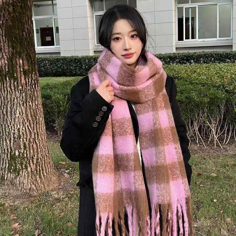 ・編み方: クレープ・流行の要素: 不規則・機能: 保温・スタイル: フェミニン、スイート、韓国風、フレッシュ・生地の名称: ポリエステル・主な生地の成分: ポリエステル61〜70%・サイズ: 220×40cm・カラー: ブラック、ブルー、ピンク、ピンクグレー、ブラックグレー、ブラックカーキ、オレンジブルー、ミリタリーグリーン、グリーンパープル、マゼンタパープル、ベージュブラウン、シアンブルー・主な素材: ポリエステル・対象: 女性・長さ: ミディアムロング