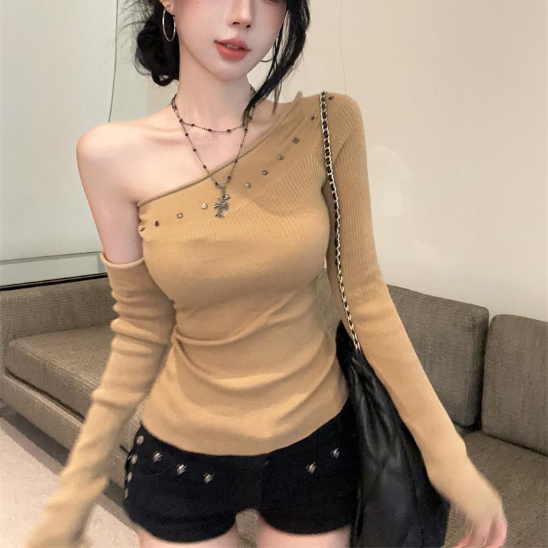 ニット レディース 韓国風 肩出し トップス 長袖 薄手 ポリエステル 無地 きれいめ かわいい 黒 白 ベ..