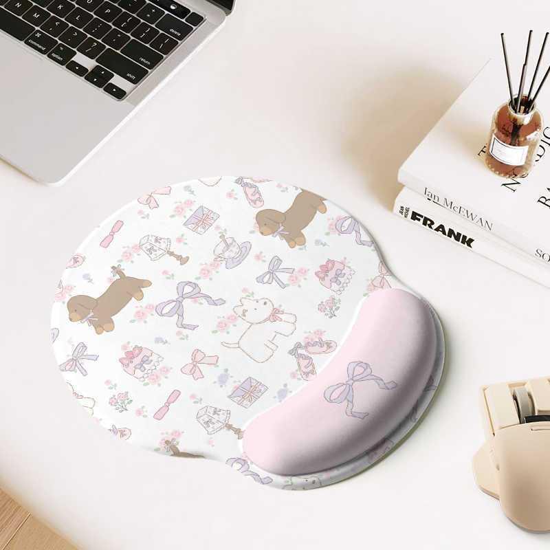 マウスパッド レディース かわいい 肉厚 リストレスト付き アームレスト パソコン 周辺機器 天然ゴム オフィス用 アニメ キャラクター風 ピンク系