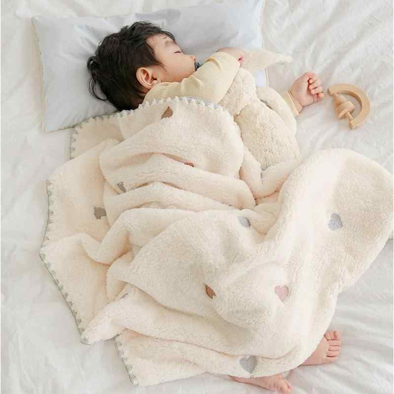 ベビー毛布 秋冬 赤ちゃん ブランケット 幼稚園 お昼寝 刺繍 フランネル あったか かわいい 愛心貝殻柄 小熊 兎 花柄 松鼠