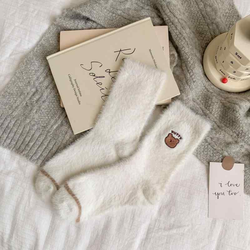 靴下 レディース かわいい 刺繍 厚手 ソフト 中筒ソックス あったか 保温 綿 カジュアル 秋冬 普段使い ルームソックス