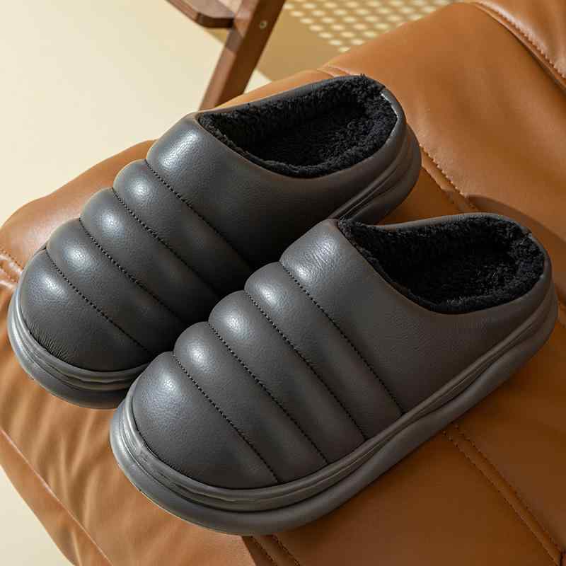 スリッパ レディース メンズ 秋冬 ルームシューズ 室内履き 滑り止め 厚底 暖か PUレザー風 カップル ..