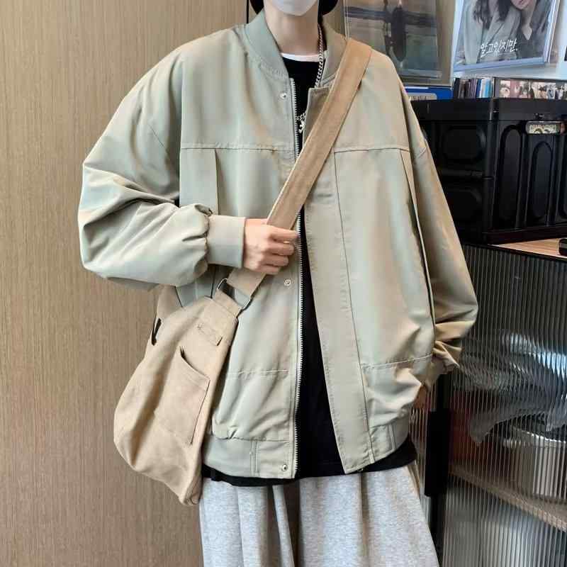 ・商品カテゴリ: ジャケット・素材機能: 防風・スタイル: シンプル・対象年齢: 成人・対象: 青年・ネックライン: 立ち襟・フィット: レギュラー・前立て: ジッパー・フード: なし・厚さ: 普通・柄: 無地・メイン素材: ポリエステル95%・裏地: ポリエステル95%・シーン: カジュアル・ディテール: 野球襟・裾のデザイン: ストレートヘム・袖丈: 長袖・色: ブラック, ベージュ, グリーン・サイズ: M, L, XL, XXL・袖のタイプ: レギュラー袖・性別: 男性・着丈: 標準・ポケット: サイドシームポケット・着方: 羽織り・加工: アイロン不要