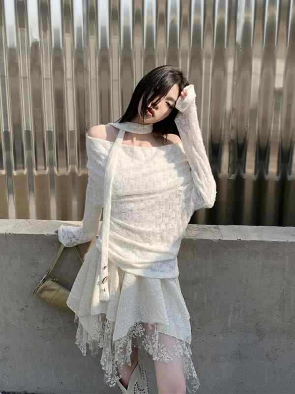 Tシャツ レディース 秋冬 デザイン 一文字ネック 長袖 アシンメトリー ボタン 肩出し セクシー トップス チュール 切り替え スカート