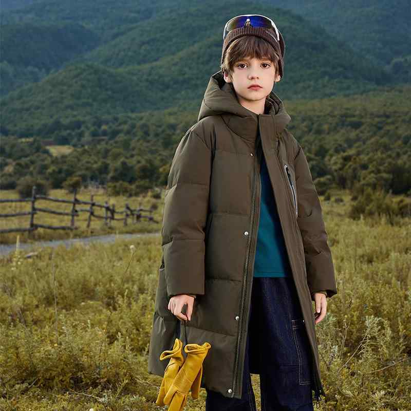 ・性別: 男女兼用・対象年齢: 中高学年 (8歳以上、140cm以上)・スタイル: 韓国風・柄: 無地・中綿: ホワイトダックダウン・ダウン含有量: 86%~90%・フード: フード付き・要素: スポーツ・実写画像: モデル着用画像あり・種類: ダウンジャケット・着丈: ミドル丈・フィット: レギュラー・生地名: 化学繊維・裏地素材: ポリエステル・厚さ: 厚手・留め具: ジッパー・袖丈: 長袖・カラー: ブラック、レッド、ホワイト、ミリタリーグリーン・対応身長: 130cm、140cm、150cm、160cm、170cm・製品カテゴリ: 子供用ダウンジャケット/ダウンインナー・主な生地素材: ポリエステル・安全レベル: C