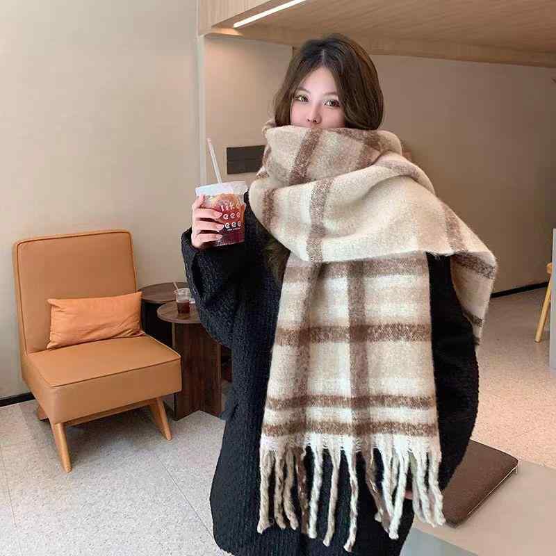 シャドーテールのマフラー レディース 春秋冬 チェック柄 ストール モヘア風 ショール 韓国風 学生 旅行 防寒 カジュアル 米色 緑 黒｜アングル2