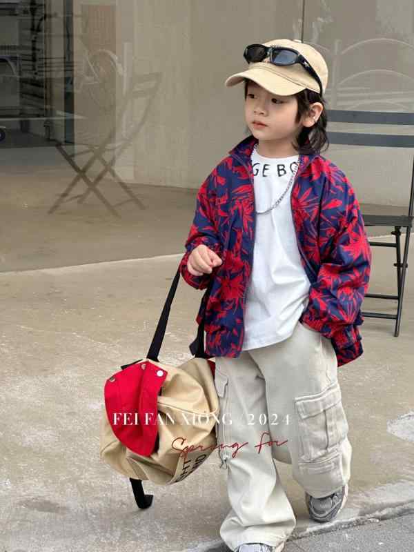 ・対象: 男女兼用・スタイル: 韓国・安全等級: B・生地: ポリエステル95%・カラー: レッド・適合身長: 120cm、130cm、140cm、150cm、160cm、170cm・カテゴリ: 子供用アウター/ジャケット/コート