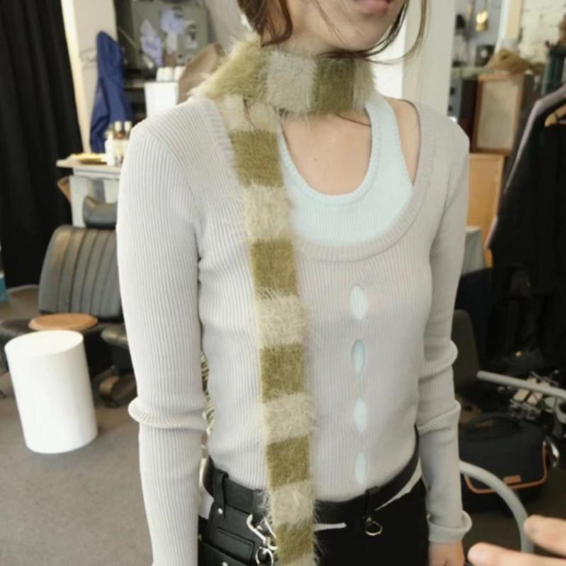 マフラー レディース ふわふわ ストライプ 秋冬 千禧 细い スカーフ レトロ 配色 暖かい 韓国風 街頭スタイル 黒白 青灰 カーキ 緑 青茶 普段使い