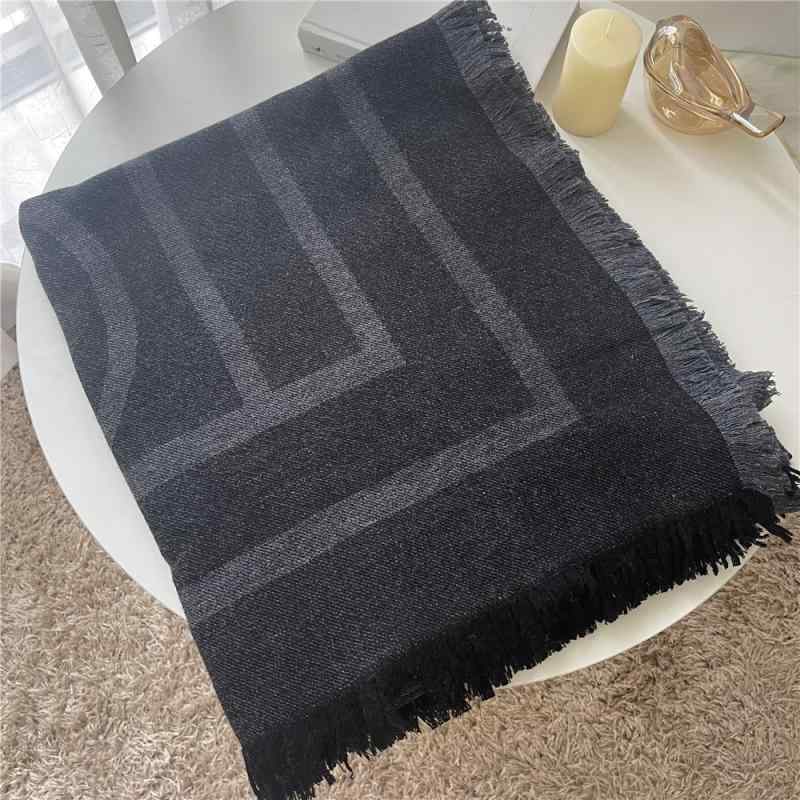 マフラー ストール レディース 秋冬 ウール 幾何学模様 ロゴ入り 大判 厚手 暖かい ショール 155cm オートミール ブラック オリーブグリーン カラメル