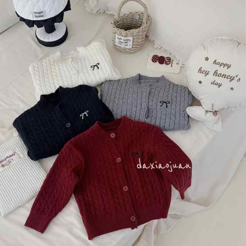 ・商品カテゴリ: 子供用セーター・対象: 女児・スタイル: 韓国風・対象年齢: 3～8歳 (100～140cm)・素材: アクリル・安全レベル: A・色: レッド, オフホワイト, グレー, ダークブルー・身長: 90cm, 100cm, ...