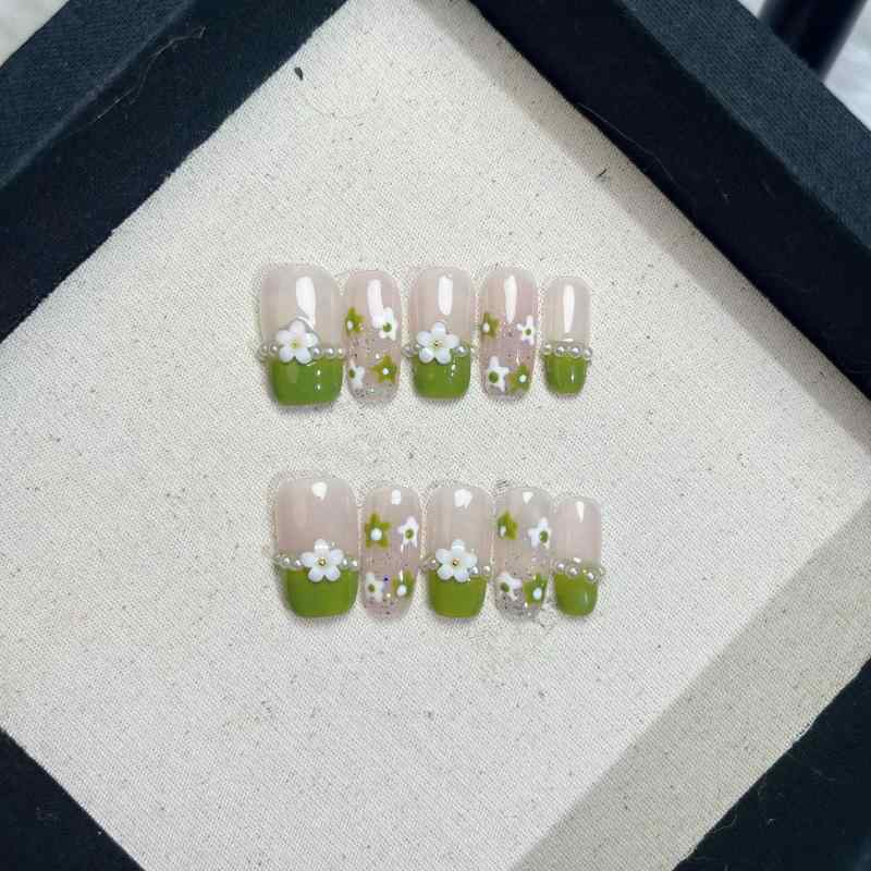 つけ爪 レディース ネイルチップ 短い ショート 付け外し可能 緑 グリーン 花柄 フラワー かわいい おしゃれ 普段使い デート ジェルネイル風