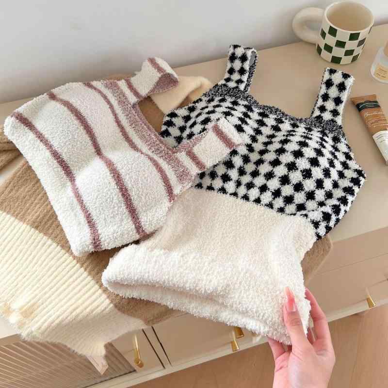 ベスト レディース 秋冬 自発熱 保温 インナー 胸パッド付き 裏起毛 ニット スリムフィット トップス ..