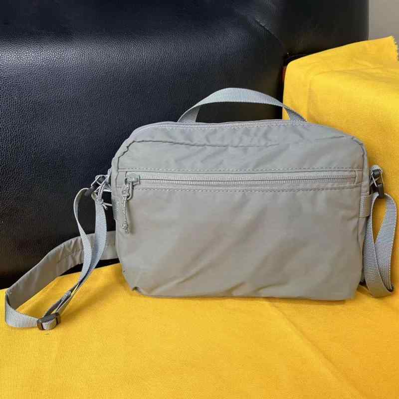 スポーツバッグ メンズ レディース アウトドア 防水 軽量 撥水 ショルダーバッグ 斜めがけ 手提げ 旅行 鞄 大容量 ジム トレーニング