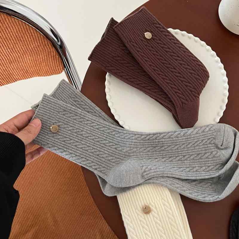 靴下 レディース 婦人 中筒丈 ソックス 暖かい 兔毛混紡 無地 黒 白 グレー ブラウン 韓国風 かわいい カジュアル 秋冬 防寒