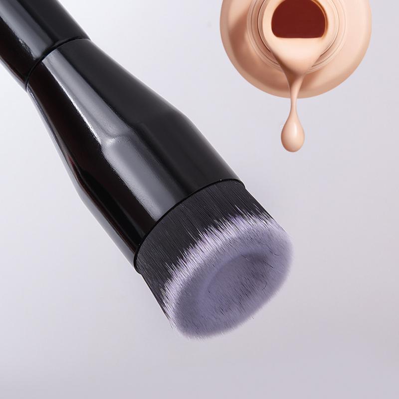 ・カテゴリ: 化粧ブラシ・ブラシ素材: 人造繊維・ブラシケース: 袋装・ブラシ柄素材: 木柄・ブラシ柄仕様: ポータブル・毛丈: 2cm・全長: 15.5cm・対象: 一般・カラー: ブラック