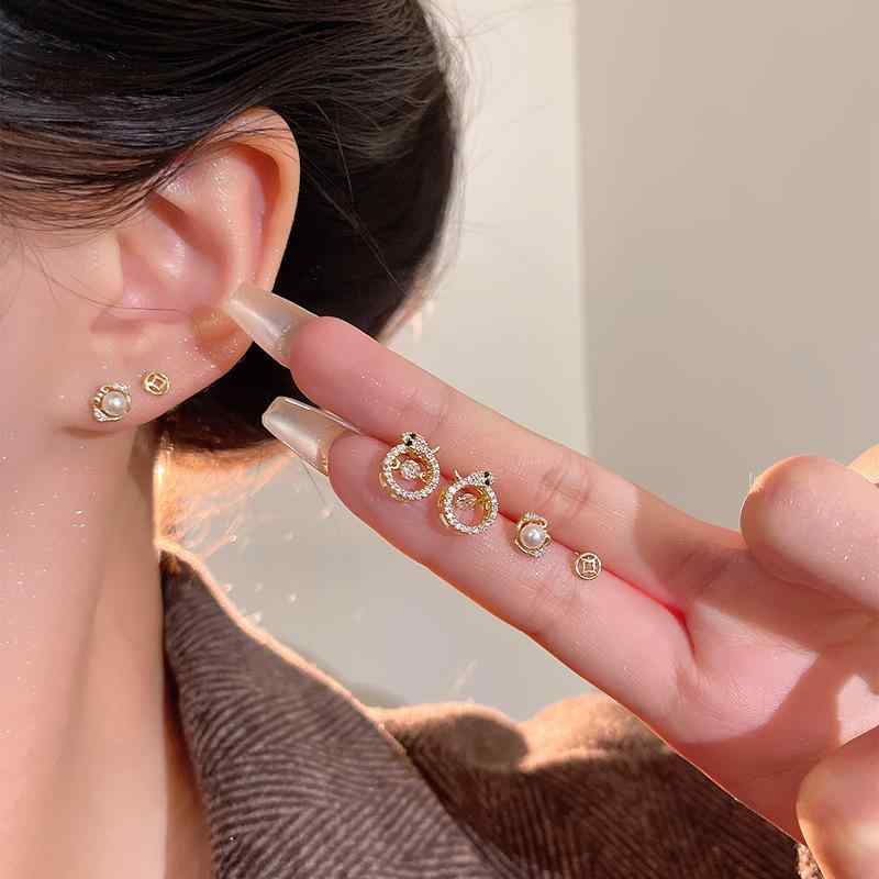 Supesataito - ピアス レディース 女性用 ジルコニア パール ヘビ モチーフ 電気メッキ加工 イヤーアクセサリー ファッション OL 通勤 きれいめ 上品 エレガント