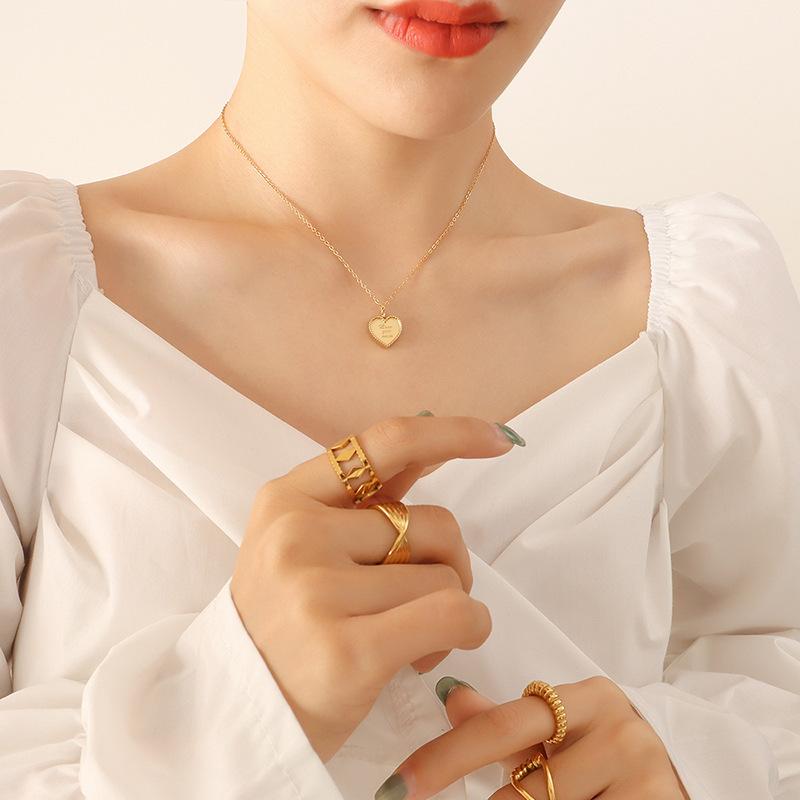 ネックレス レディース ハート ペンダント チタン鋼 ゴールド シルバー カラー 十字 チェーン 幾何学模様 ラッキーアイテム かわいい アクセサリー ファッシ...